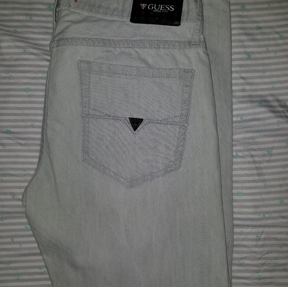 Guess Jean's - Picture 1 of 3